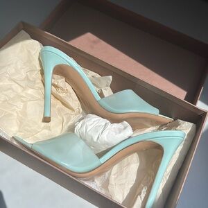 GIANVITO ROSSI ELLE GLASS VERNICE PATENT LEATHER SANDAL IN BORA BORA